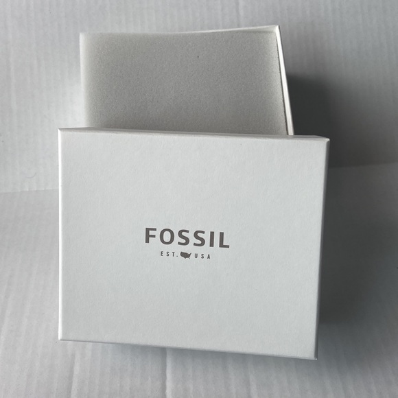 NWT Fossil Watch -Please See Pictures.. Mother and Father day Grab - Picture 2 of 7